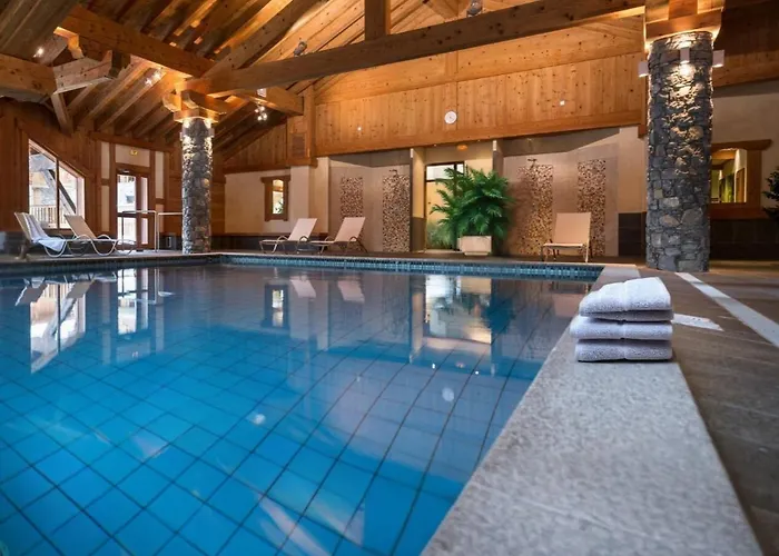 Mira, Vue Exceptionnelle Confort Piscine, Holiday home La Plagne